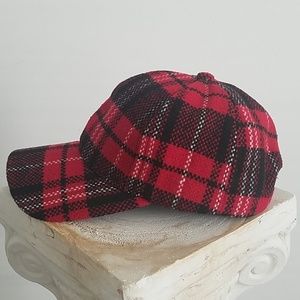NWOT Clan Wallace Statement Cap